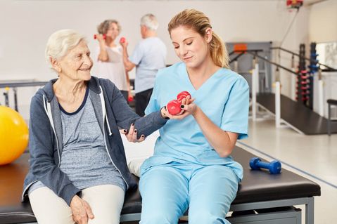 Hanteltraining Geriatrische Reha