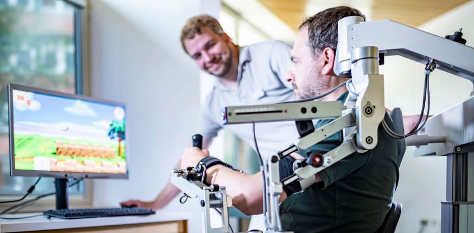 Übungen mit dem Arm-Roboter